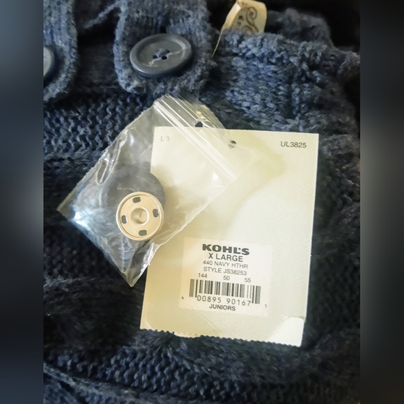 NWT SO Women's Cropped Sweater Size XL - Picture 3 of 4